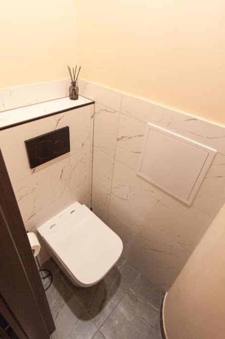Vysoka Apartman Emf/Stp Bratislava Esterno foto